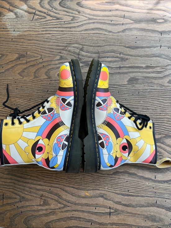 Dr. Martens vegan retro Kemble  Multicolor Retro Swirl Lace-Up Boots size 9 main image 13